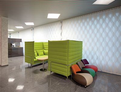 Tende a strisce verticali, SG 2810, Multi Visio, Raiffeisen, Schötz, Switzerland, Vertical Waves