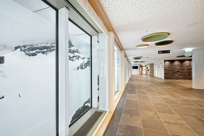 Tende a rullo, SG 4970, Aluscreen Futura 3%, Room shot "Glacier Restaurant Jungfraujoch", Switzerland