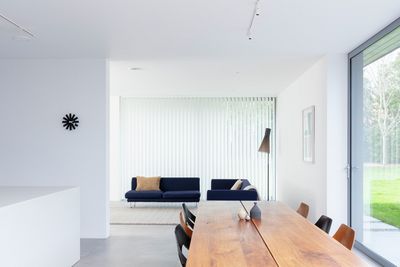 Tende a strisce verticali, SG 2910, Palisade Revive, Gerrards Cross, London, United Kingdom