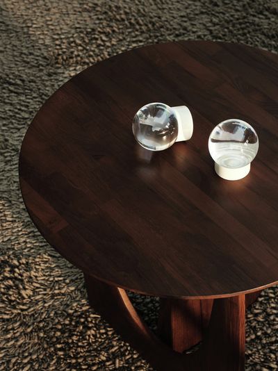 Metropole, Glass Ball