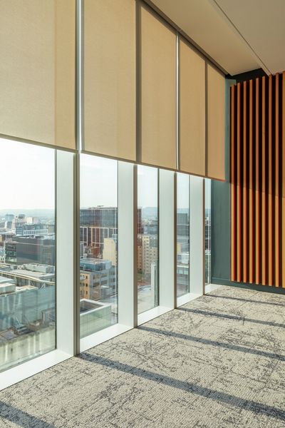 Tende a rullo, SG 4960, Versascreen 1-10%, Virgin Money, Glasgow, Scotland, United Kingdom