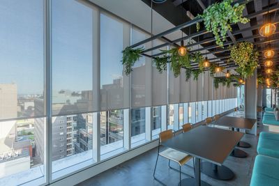 Tende a rullo, SG 4910, Versascreen 1-10%, Virgin Money, Glasgow, Scotland, United Kingdom