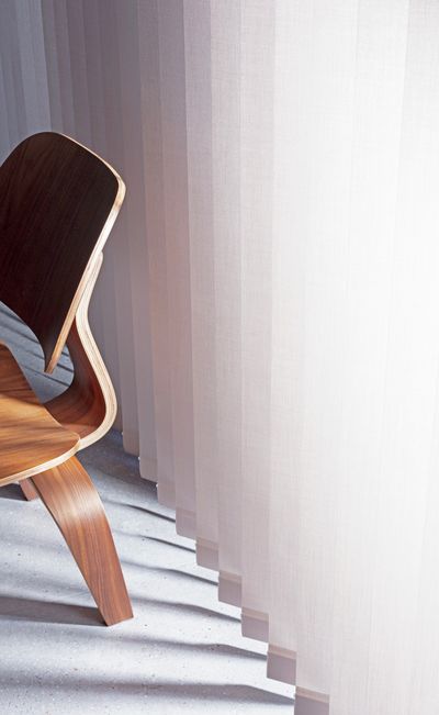 Tende a strisce verticali, SG 2910, Multi Visio, Gerrards Cross, London, United Kingdom