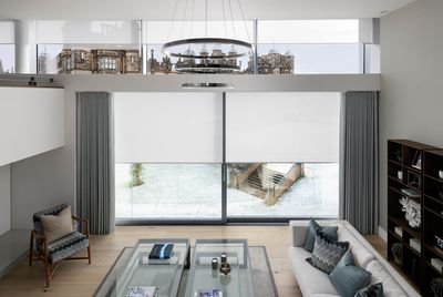 Tende a rullo, SG 4970, Multiscreen 1-10%, The Crescent, Edinburgh, Scotland, UK