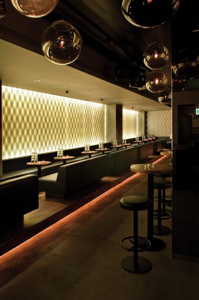 Tende a strisce verticali, SG 2810, Multi Visio, Room shot "Amber Club", Zurich, Switzerland, Vertical Waves